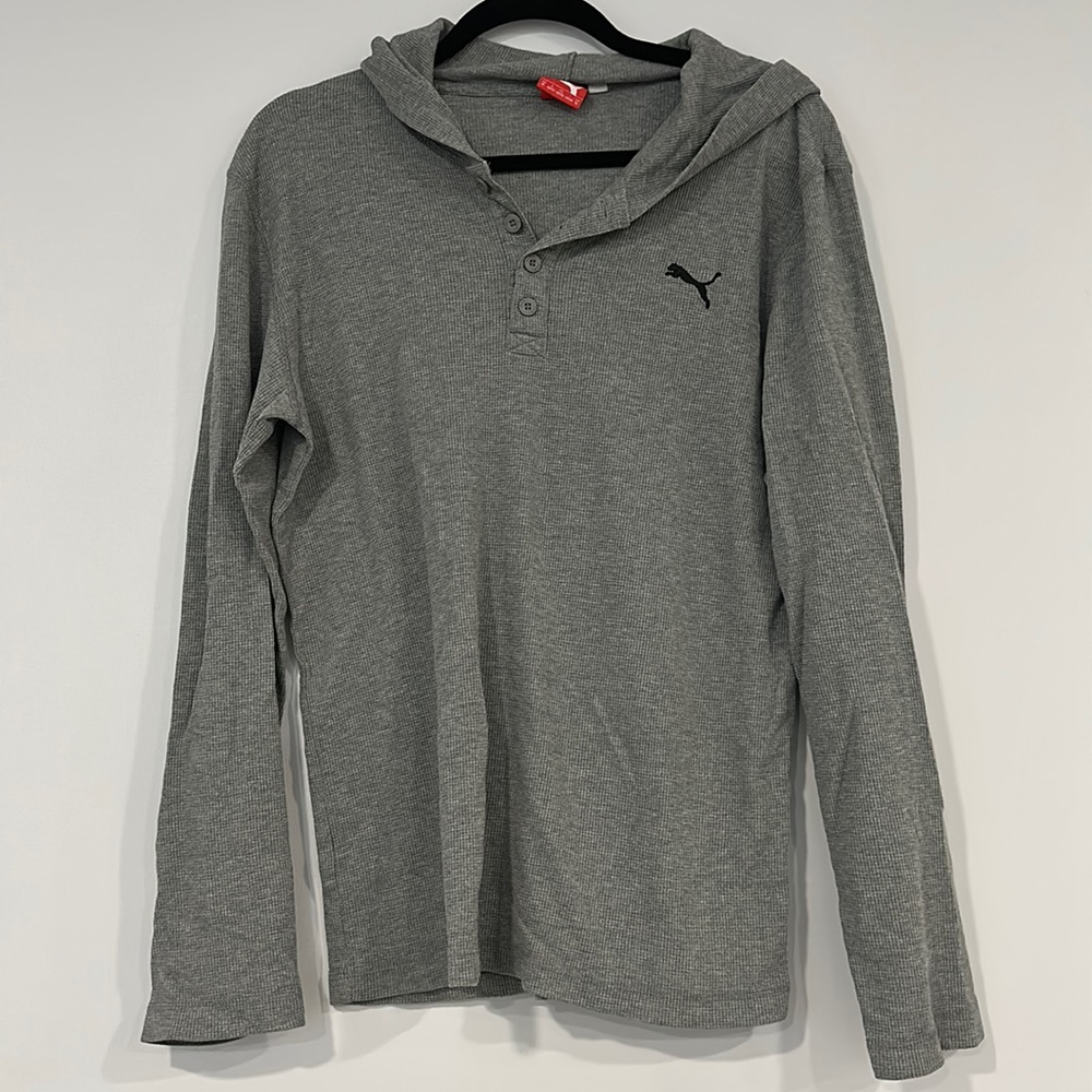 Puma long sleeve with hood and buttons in front waffle texture size M Mens